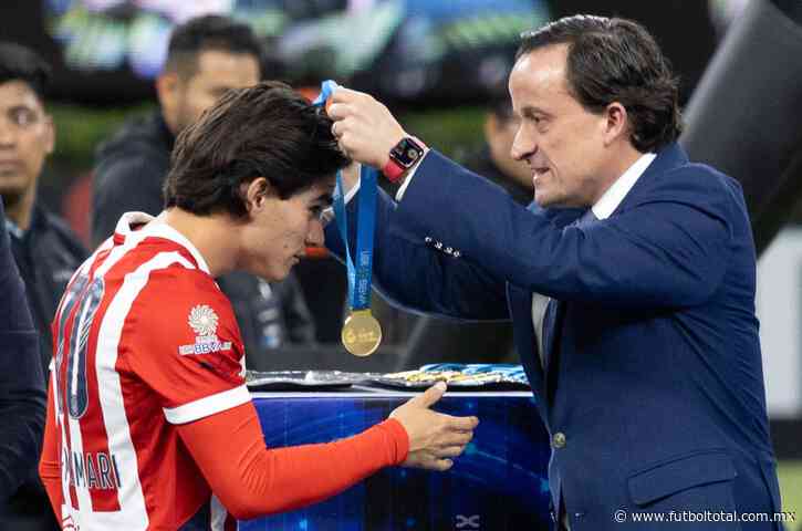 Chivas envía a otro de sus inexplicables fichajes a Gallos de Querétaro