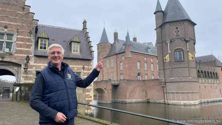 Voor een klein bedrag vereeuwigd op het dak van dit kasteel