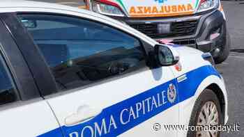 Uomo muore mentre attraversa la strada
