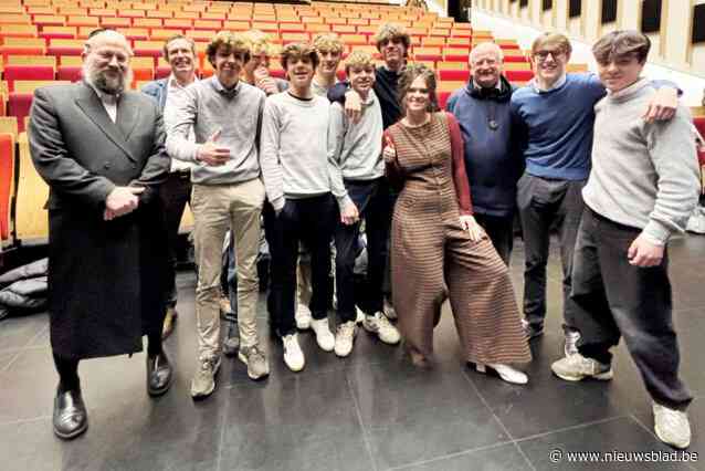 Leerlingen in dialoog over levensbeschouwing: “We wisten niet dat een bisschop zo cool kon zijn”