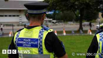 Police U-turn on retaining community officers