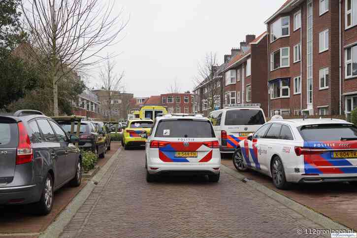 Steekpartij Van Houtenlaan, twee gewonden; de verdachte(19) sprong van 5 hoog (Video)