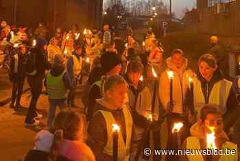 Vormelingen brengen met Lichtmis-fakkeltocht boodschap van hoop en vrede naar bewoners Bethanië