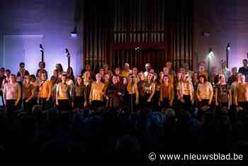 “Van in het begin wilden we een kiekenvelfabriek zijn”: popkoor met 108 leden viert vijfjarig bestaan