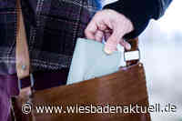 Dreiste Taschendiebin erbeutet Geldbörse in Lokal