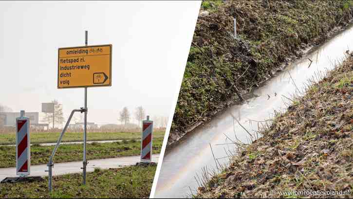 Swifterbant - Omleiding stuurt fietsers in Swifterbant de sloot in