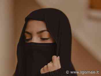 Velo e "stanza per il riconoscimento": è bufera a Monfalcone