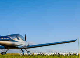 Lesvliegtuig maakt vanwege motorstoring noodlanding in weiland Drenthe