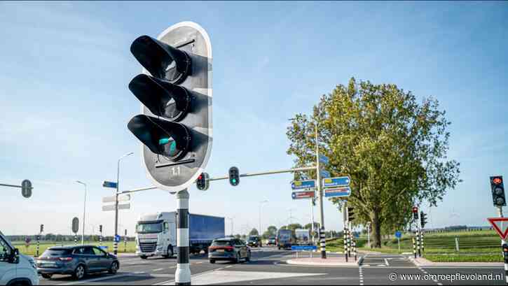 Flevoland - Zorgen over privacy, en dus zijn alle slimme verkeerslichten in Flevoland weer 'dom'