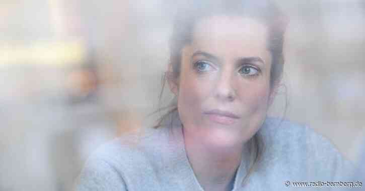 Marie Burchard: Es muss nicht immer Vater, Mutter, Kind sein
