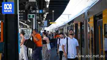 Rail union threatens new work bans to 'escalate' Sydney train disruptions