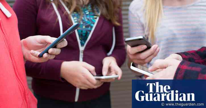 Rise in scam job texts to teens from fraudsters posing as TikTok staff, study finds