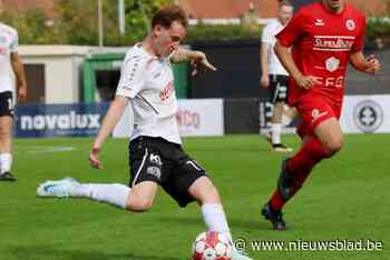Arne De Schepper zit met SK Roeselare verwikkeld in titelstrijd met KRC Harelbeke, maar ook met KVV Zelzate van beste vriend Wolf Ackx: “Ik gun Wolfke alles, behalve de titel”