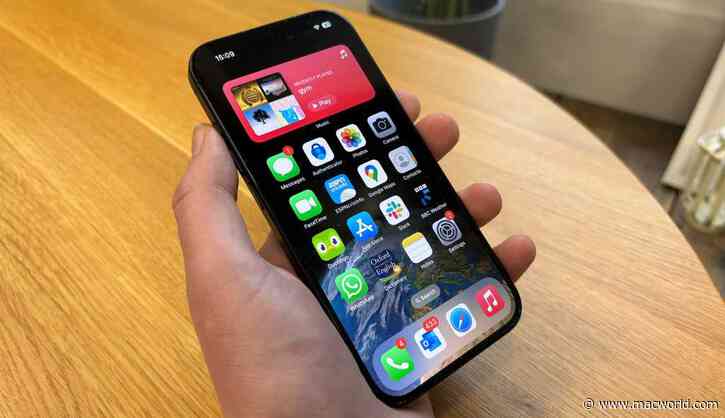 This unlocked 512GB iPhone 15 is more than $300 off right now