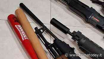 Coppia aggredita al Corviale e minacciata con la pistola, scovati tre componenti del branco. Caccia ai complici