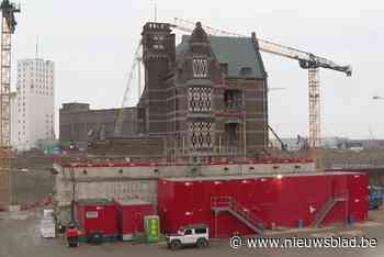 Neem een kijkje in de oude sluiswachterswoning, omringd door gigantische bouwwerf aan de Royerssluis