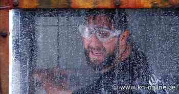 Dschungelcamp, Tag 14: Ein Löwe geht baden, Anna-Carina ist raus