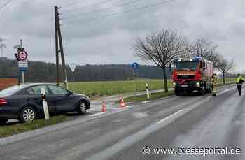 FW Alpen: Pkw mit Motorplatzer