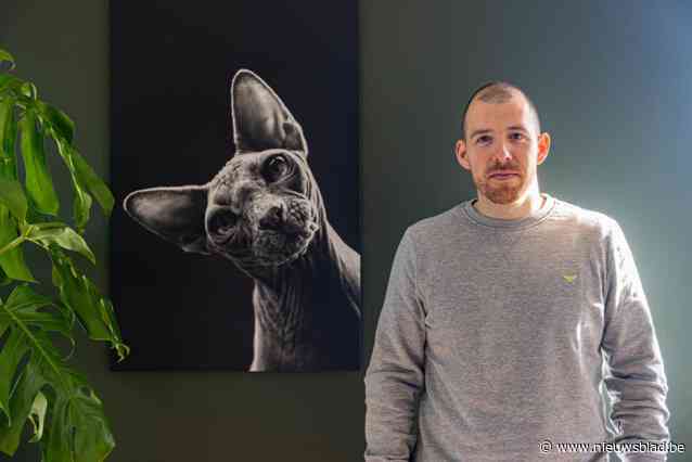 “De chauffeur verweet mij dat ik in mijn eigen straat liep”: Stijn (32) gewond na aanrijding op plek waar geen voetpad is