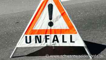 Neubulacher Steige zeitweise voll gesperrt: Fahrerin muss nach Unfall von Feuerwehr aus Auto befreit werden