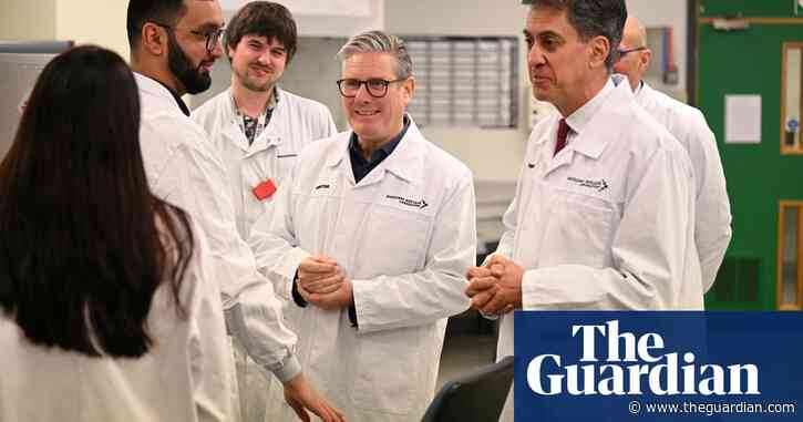 Starmer pledges to ‘build, baby, build’ as green groups criticise nuclear plans