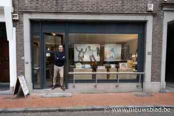 Steven Buyck bouwt oud bankkantoor om tot fotografiezaak: “De kluis zal tot het einde der tijden blijven bestaan”