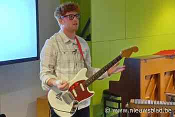 Thibault Christiaensen geeft muziekles over punk op zijn vroegere school: “Heb nog op het punt gestaan om lerarenopleiding te volgen”