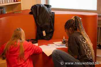 Duffelse leerlingen schrijven voor gerechtigheid op Schrijf-ze-VRIJdag