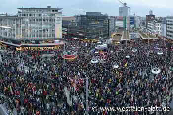 Rund 25.000 bei Demo auf dem Jahnplatz