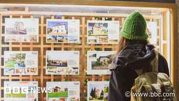 House prices hit new high ahead of stamp duty change