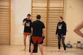 Silke (37) viert kwarteeuw bestaan van kickboksclub: “Ik wilde het levenswerk van mijn overleden man verderzetten”