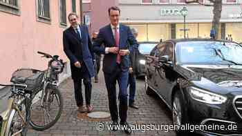 Hendrik Wüst zu Besuch im Moritzsaal: Augsburg, NRW – Hauptsache Berlin