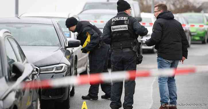 Täter nach Messerangriff in Wohngebiet weiter flüchtig