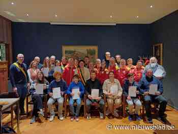 Tien cursisten van EHBO-opleiding krijgen hun brevet