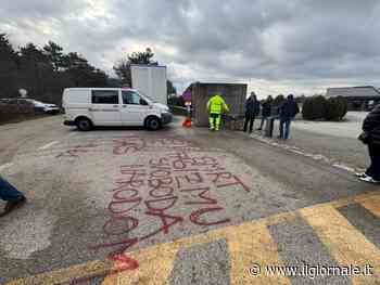 Foibe, scritte infami a Basovizza: odio rosso e anti italiano