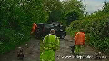 Land Rover driver knocks pothole worker into bush after ignoring road closure
