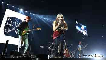 Fan petition to get Gracie Abrams to change her opening act may have crossed a line experts say is blurring