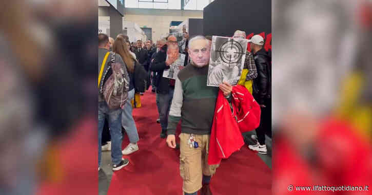 Protesta alla Fiera delle armi di Verona, i contestatori sfilano coi volti di Netanyahu e Trump: “EOS va vietata”