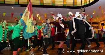 Twaalf uur lang de polonaise lopen is voor sommigen een hel, maar De Heiknüüters vinden het héérlijk: ‘Dit is goed te doen’