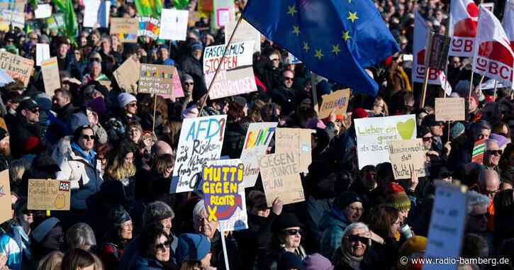 250.000 Menschen bei Demo gegen rechts in München