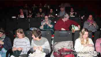 Und plötzlich strickt das ganze Publikum: Über einen außergewöhnlichen Filmabend in Prien