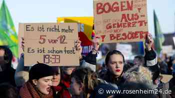 Über 200.000 Menschen protestieren in München gegen rechts – auch FC Bayern vor Ort