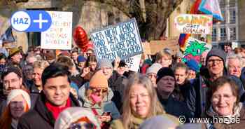 Demo in Hannover: 24.000 Menschen zeigen Flagge gegen Rechtsruck