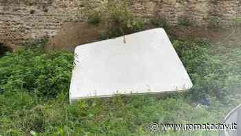 Rifiuti e parcheggi abusivi lungo l'Acquedotto Alessandrino: c'è un progetto per riqualificarlo