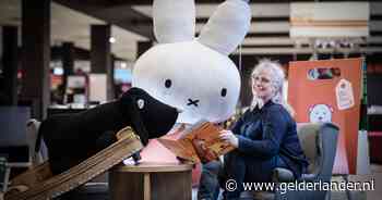 Voorlezen tot de middelbare school? Dat deed jeugdspecialist Jacqueline ook