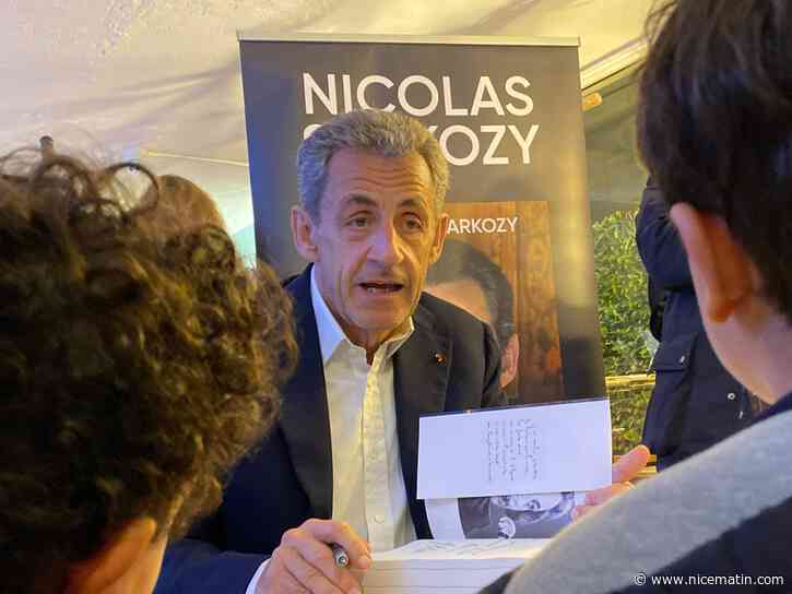 Nicolas Sarkozy annonce "renoncer à toute expression médiatique" et "mettre entre parenthèses" ses activités publiques d'ex-président