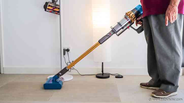 Dyson V15s Detect Submarine review: does Dyson's only vacuum-mop sink or swim?