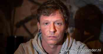 Dakdekker Thomas (40) slaapt drie keer per week in het ziekenhuis: ‘Ik wil mijn leven terug’