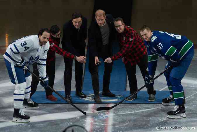 Prince Harry drops puck ahead of Toronto Maple Leafs-Vancouver Canucks game