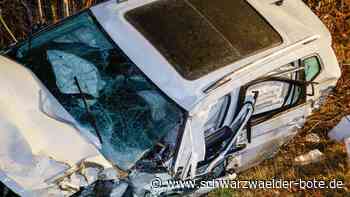 Gegen Baum geprallt: Autofahrer bei Unfall nahe Straubenhardt schwer verletzt